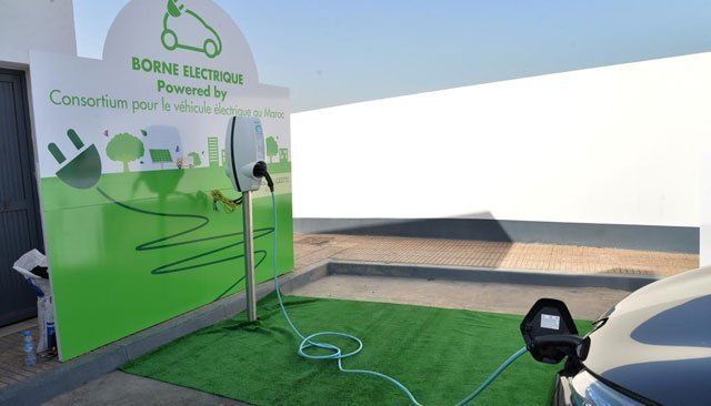 Les premières bornes de recharge pour les voitures électriques disponibles dans les stations Shell - Medias24