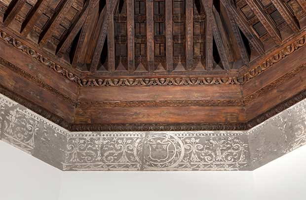 Un splendide plafond en bois de style mauresque du XVe siècle redécouvert à Madrid